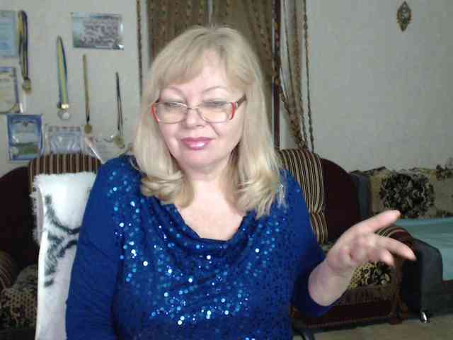 EvelynLoveShy webcam