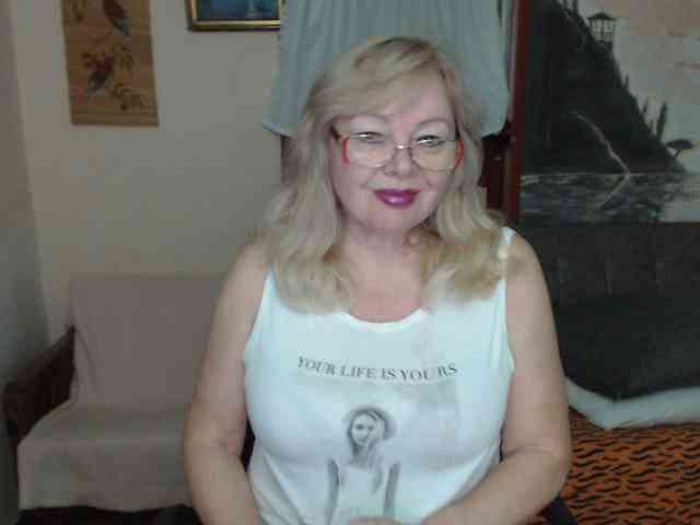 EvelynLoveShy webcam