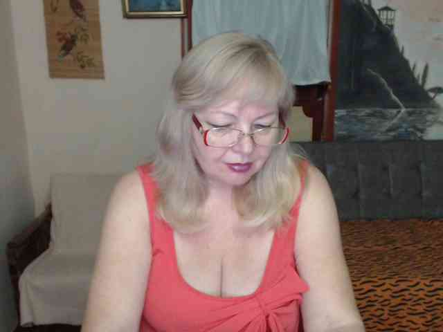 EvelynLoveShy webcam