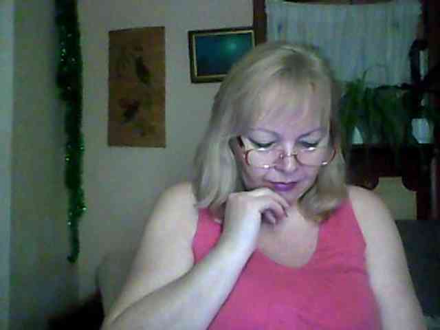 EvelynLoveShy webcam