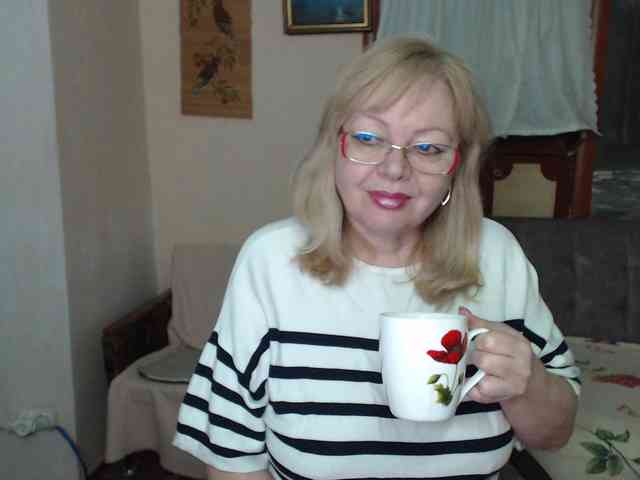 EvelynLoveShy webcam