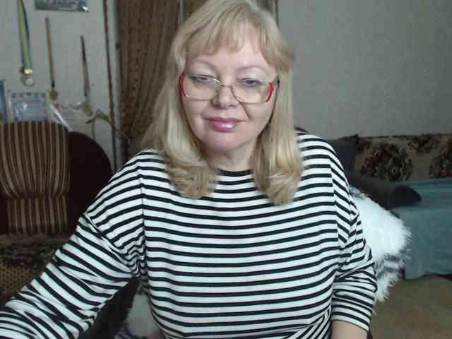 EvelynLoveShy webcam