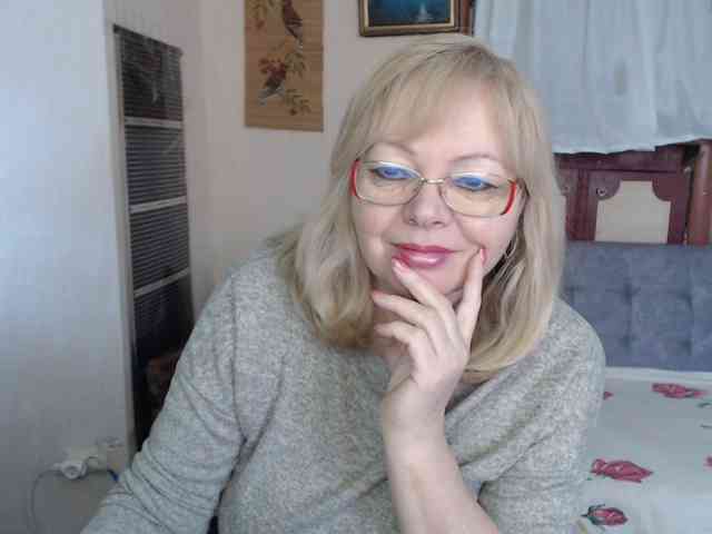 EvelynLoveShy webcam