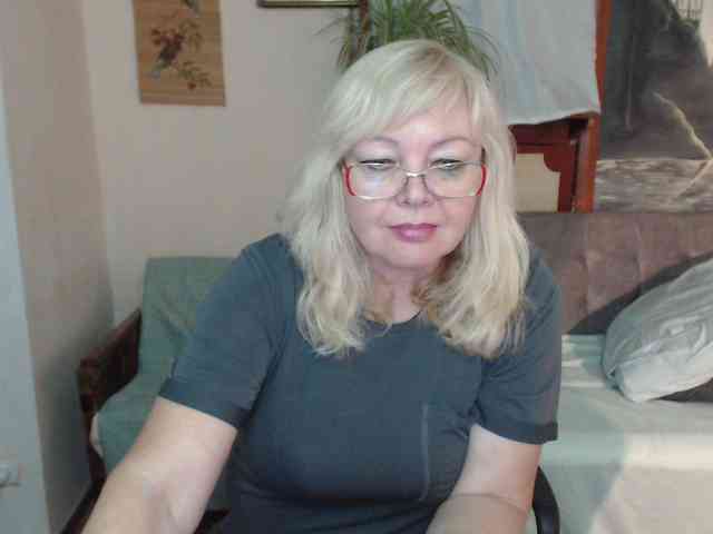 EvelynLoveShy webcam