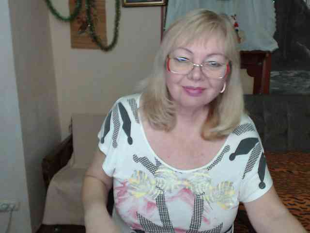 EvelynLoveShy webcam