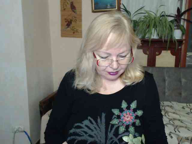 EvelynLoveShy webcam