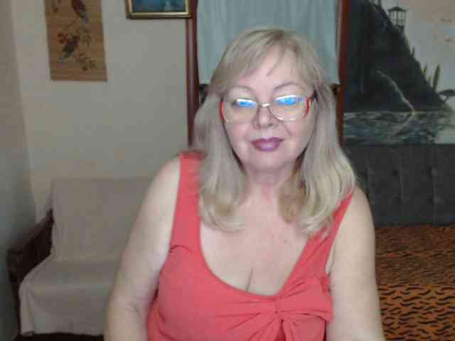 EvelynLoveShy webcam