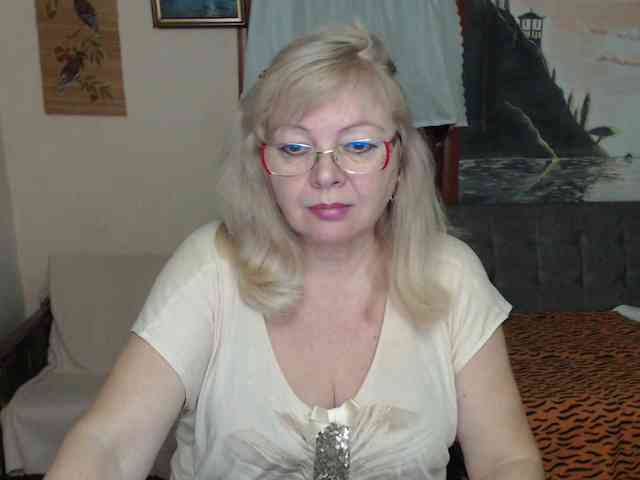 EvelynLoveShy webcam