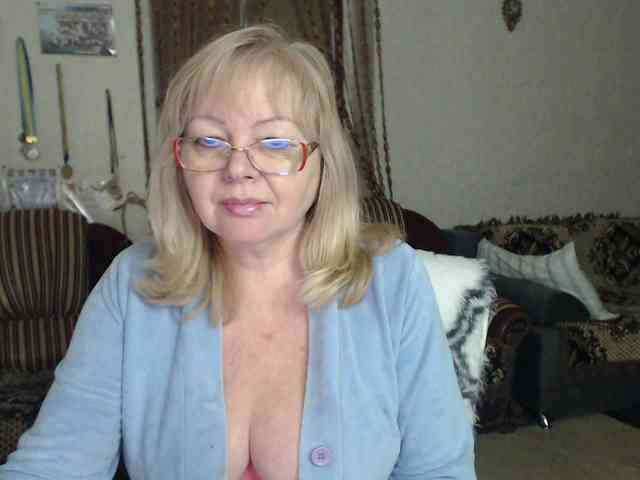 EvelynLoveShy webcam