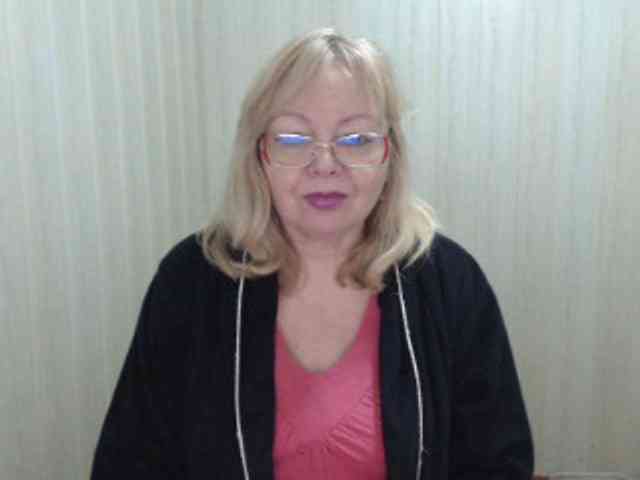 EvelynLoveShy webcam