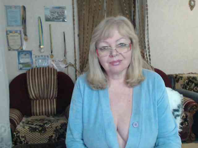 EvelynLoveShy webcam