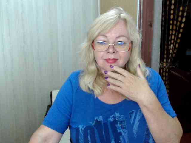 Модель: EvelynLoveShy