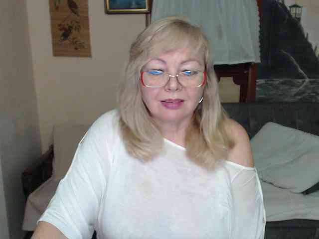 EvelynLoveShy webcam