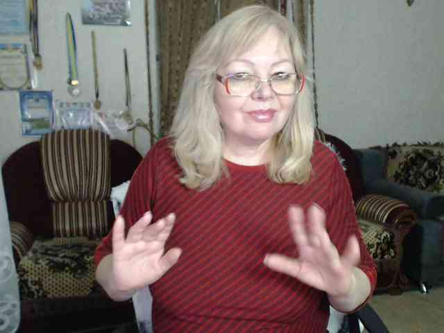 EvelynLoveShy webcam