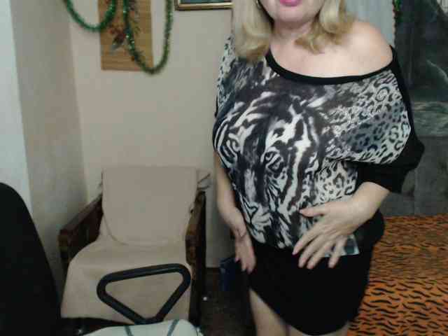 EvelynLoveShy webcam