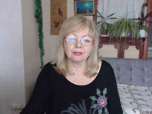 EvelynLoveShy webcam