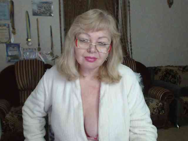 EvelynLoveShy webcam