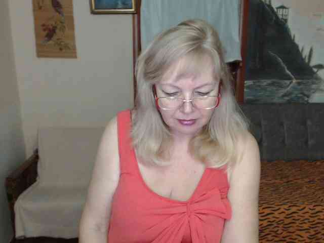 EvelynLoveShy webcam