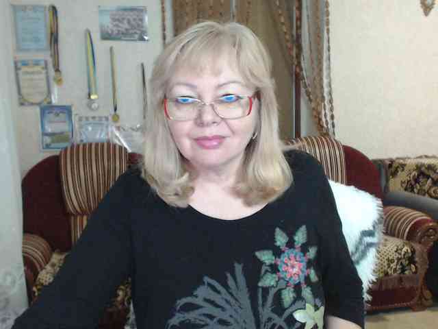 EvelynLoveShy webcam