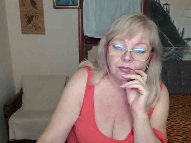 EvelynLoveShy webcam