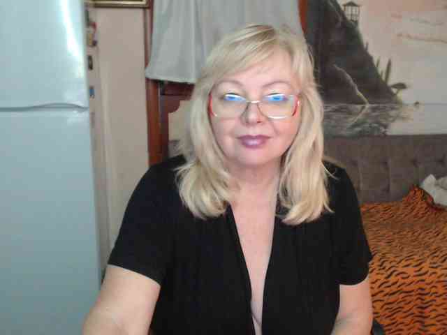 EvelynLoveShy webcam