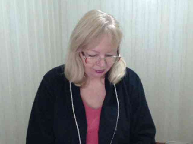 EvelynLoveShy webcam