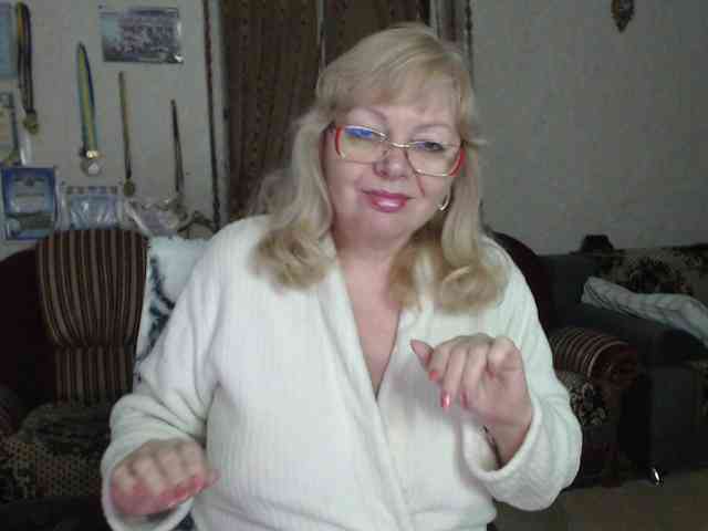 EvelynLoveShy webcam