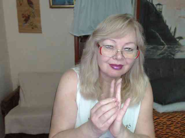 EvelynLoveShy webcam