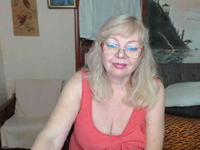 EvelynLoveShy webcam