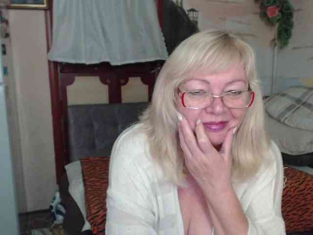 EvelynLoveShy webcam