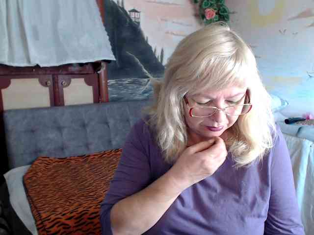 EvelynLoveShy webcam