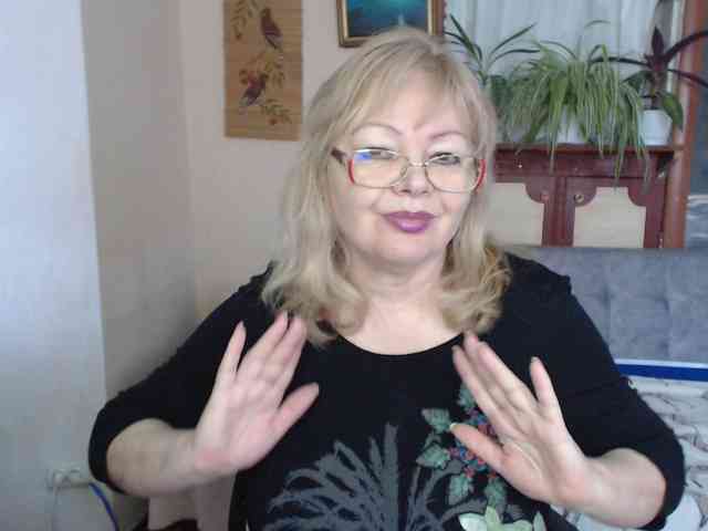 EvelynLoveShy webcam