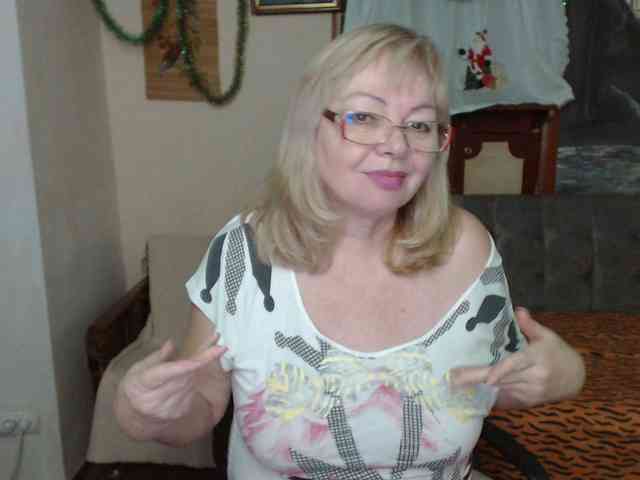 EvelynLoveShy webcam