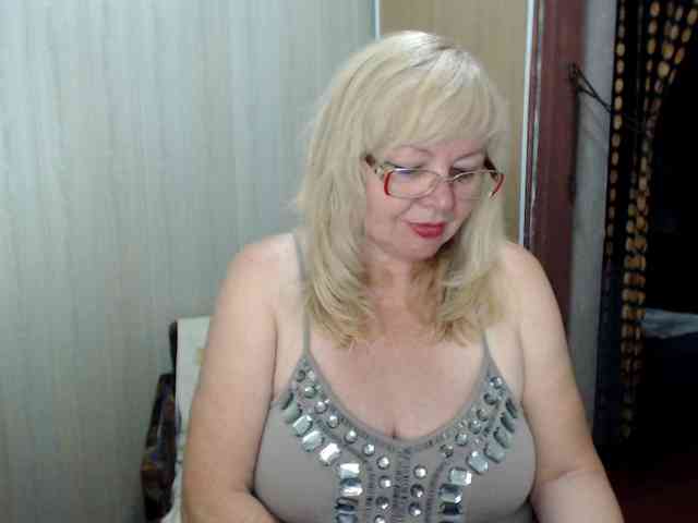 EvelynLoveShy webcam
