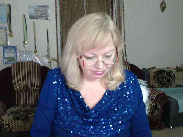 EvelynLoveShy webcam