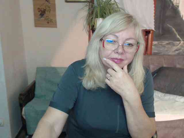 EvelynLoveShy webcam