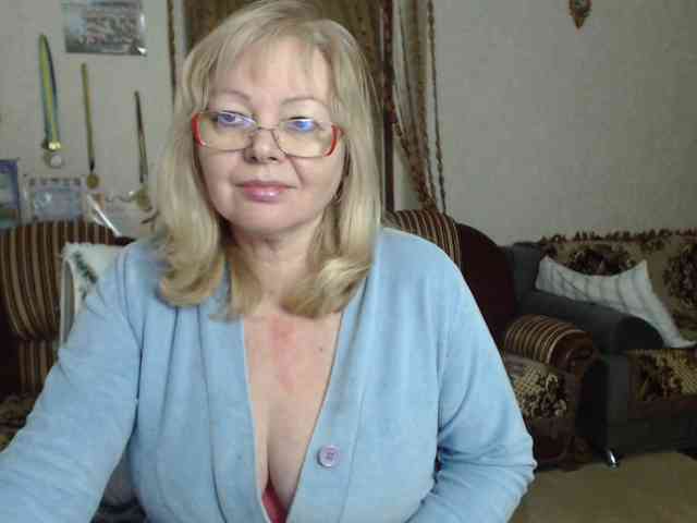 EvelynLoveShy webcam