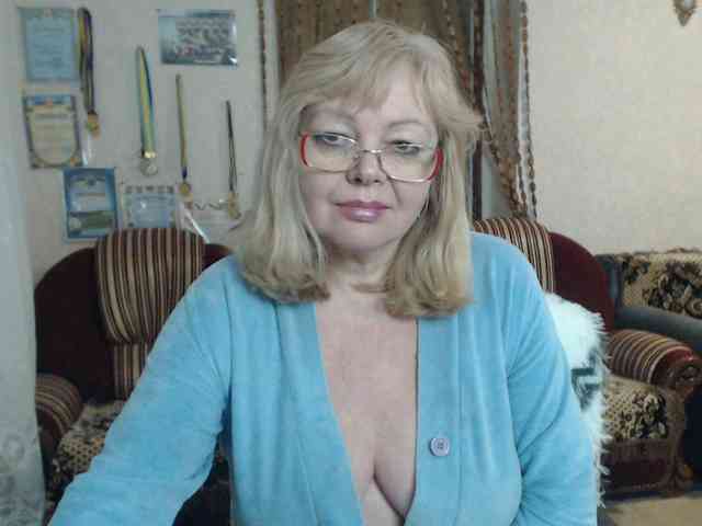 EvelynLoveShy webcam