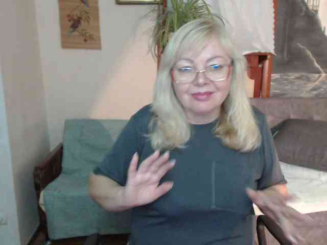 EvelynLoveShy webcam