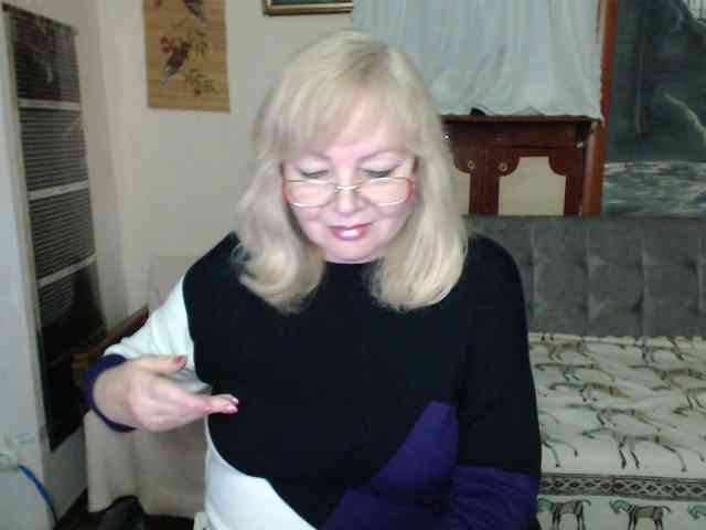 EvelynLoveShy webcam