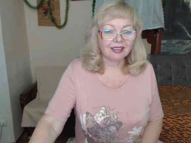 EvelynLoveShy webcam