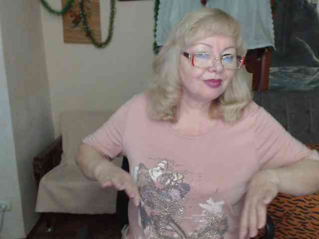 EvelynLoveShy webcam