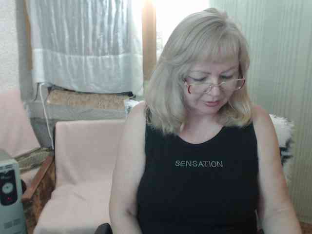 EvelynLoveShy webcam