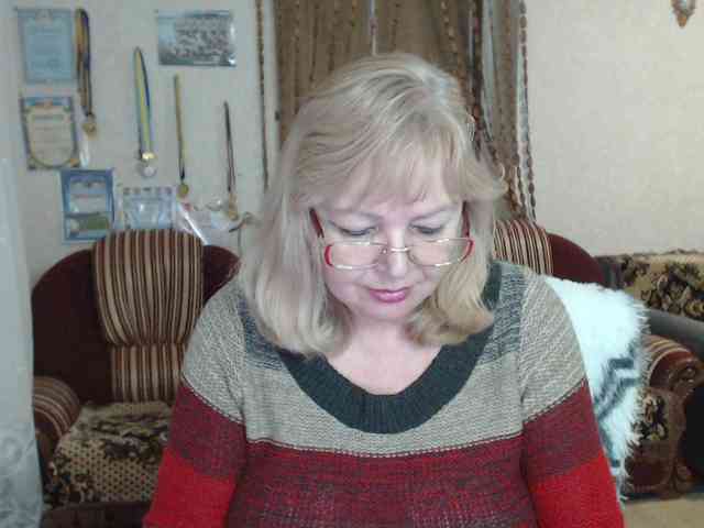 EvelynLoveShy webcam