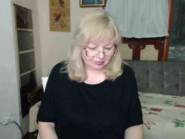 EvelynLoveShy webcam