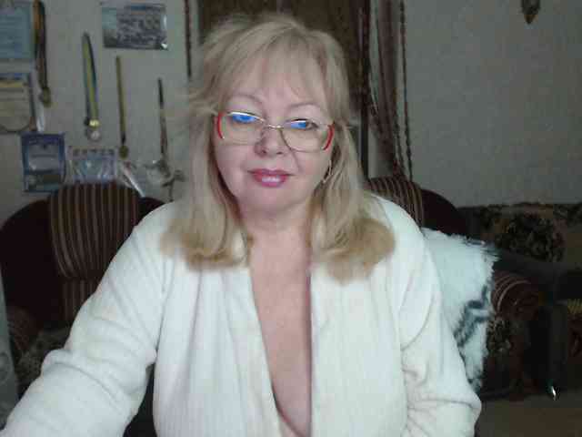 EvelynLoveShy webcam