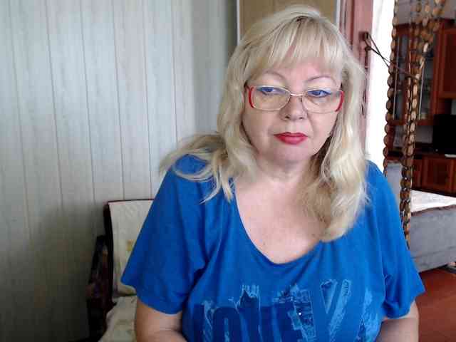 EvelynLoveShy webcam