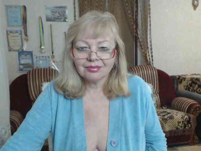 EvelynLoveShy webcam