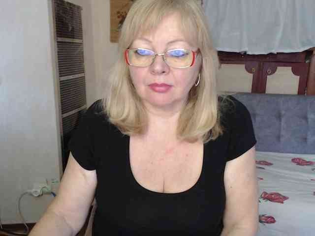 EvelynLoveShy webcam