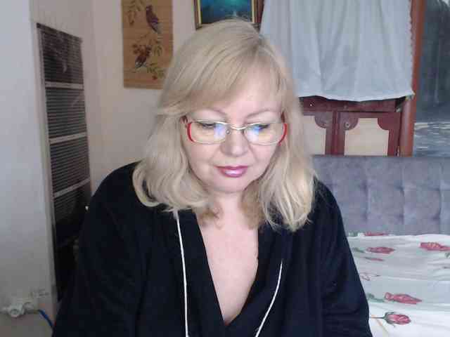 EvelynLoveShy webcam